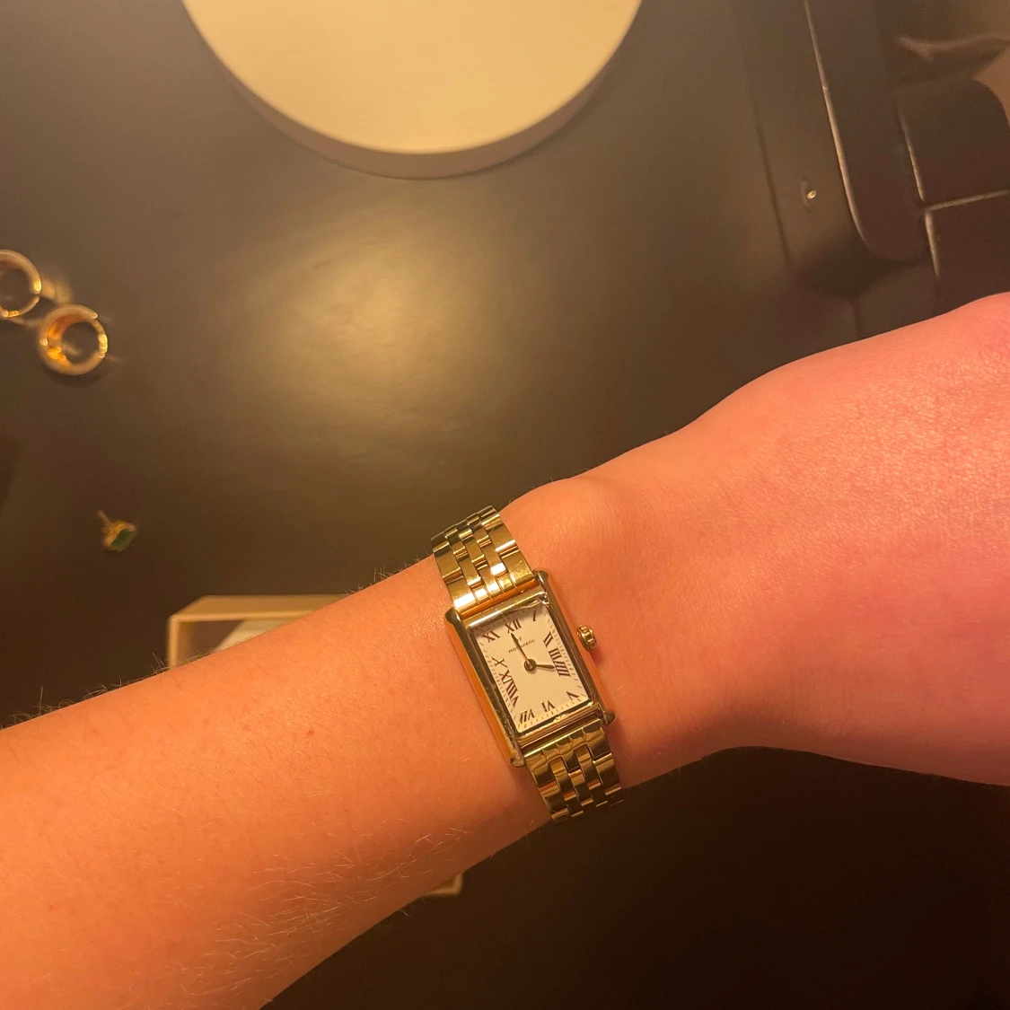 Guldfärgad rektangulär klocka - 91