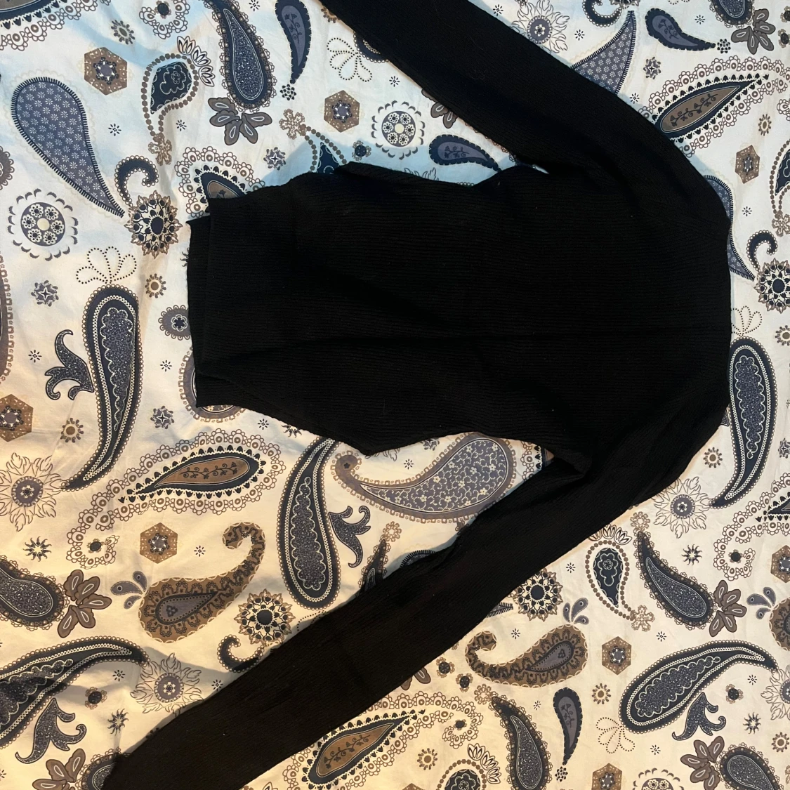 Svart ribbad tröja från Shein - 91