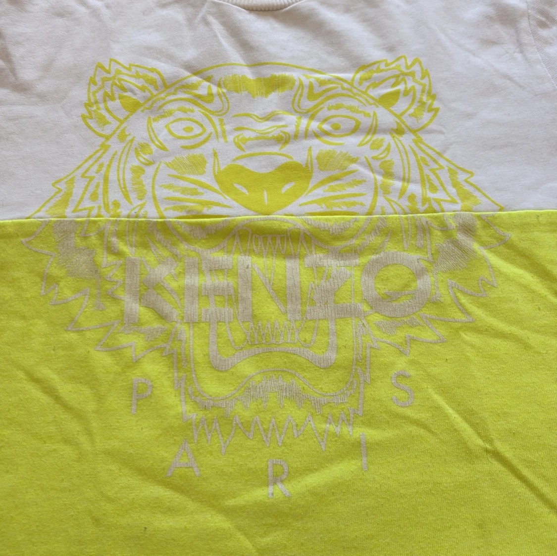 Vit och gul t-shirt från Kenzo Kids - 90