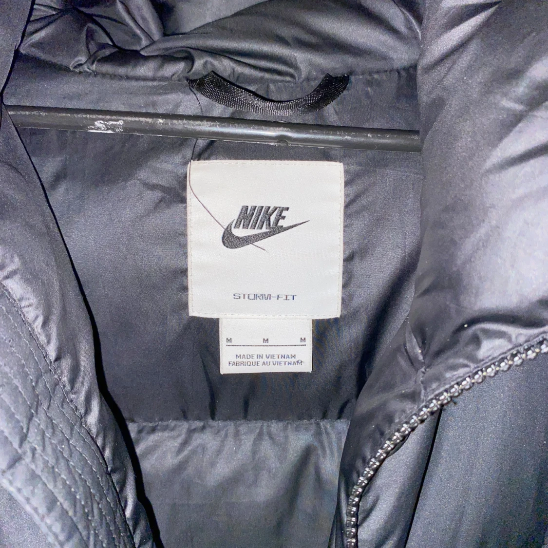 Svart dunjacka från Nike - 90