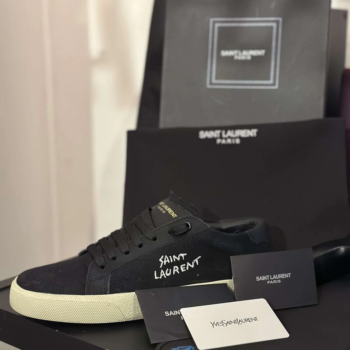 Svarta sneakers från Saint Laurent