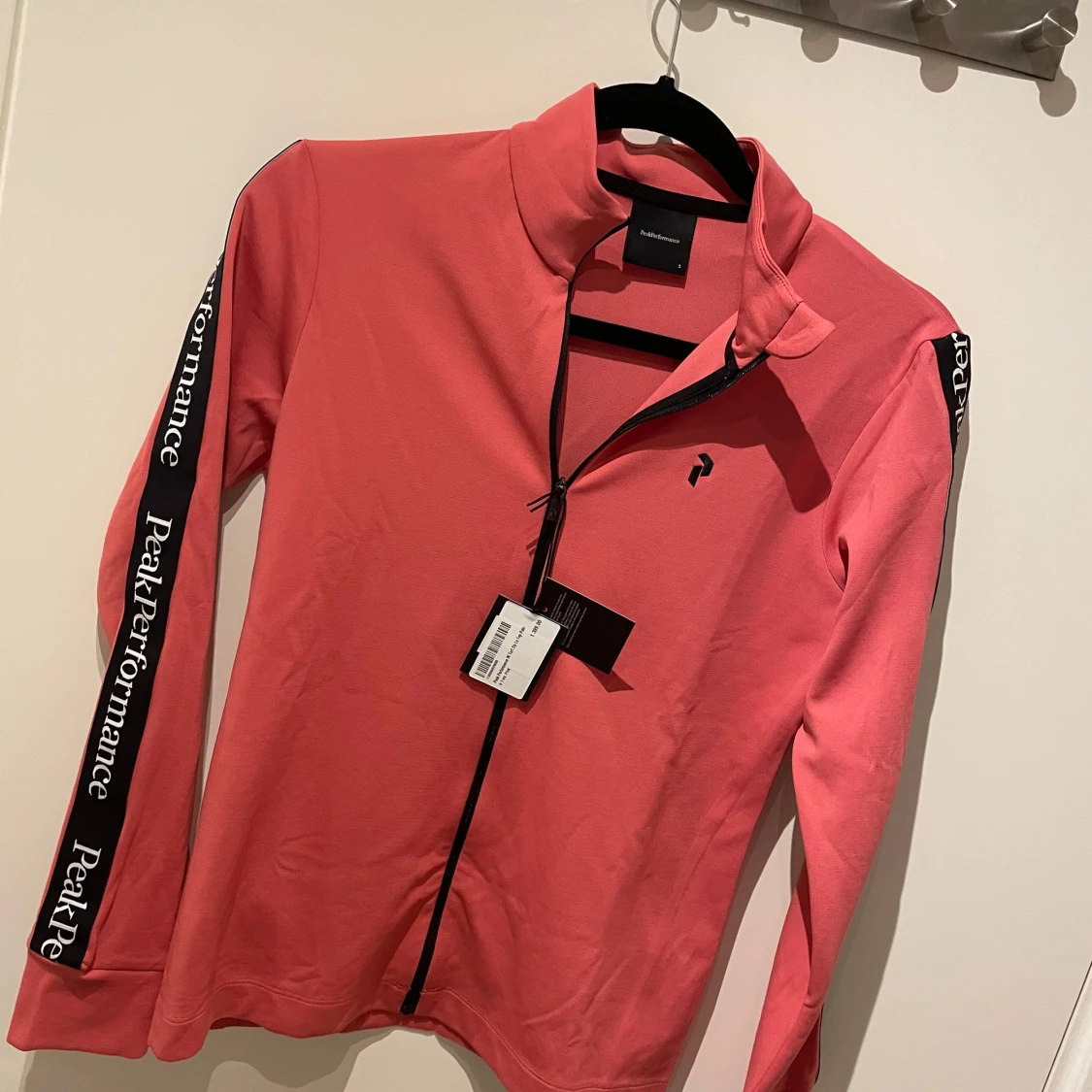 Peach tröja från Peak Performance - 93