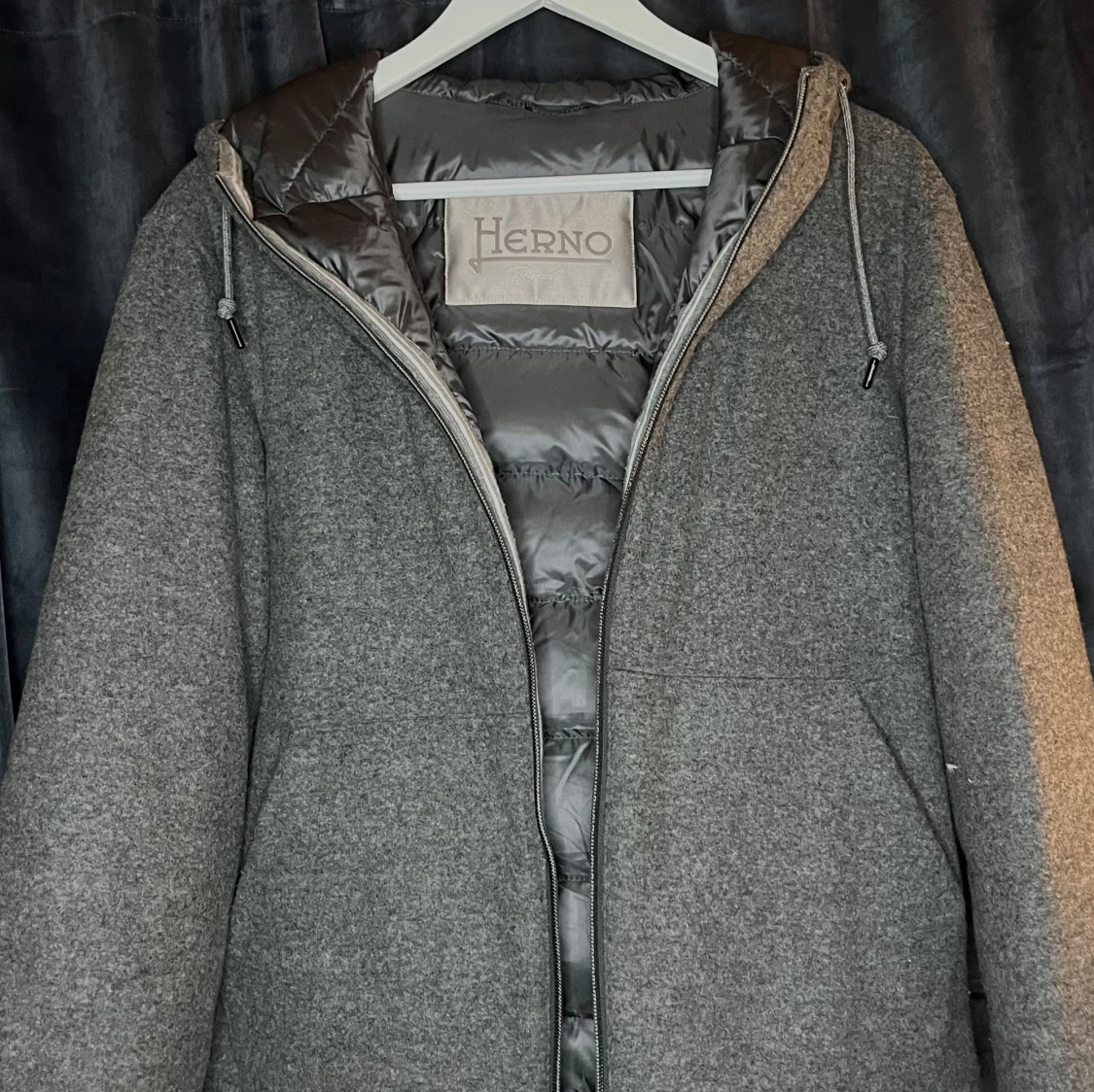 Grå jacka från Herno