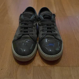 Lanvin  - Lanvin-sneakers i toppskick-storlek 42/43, öppen för prisförslag