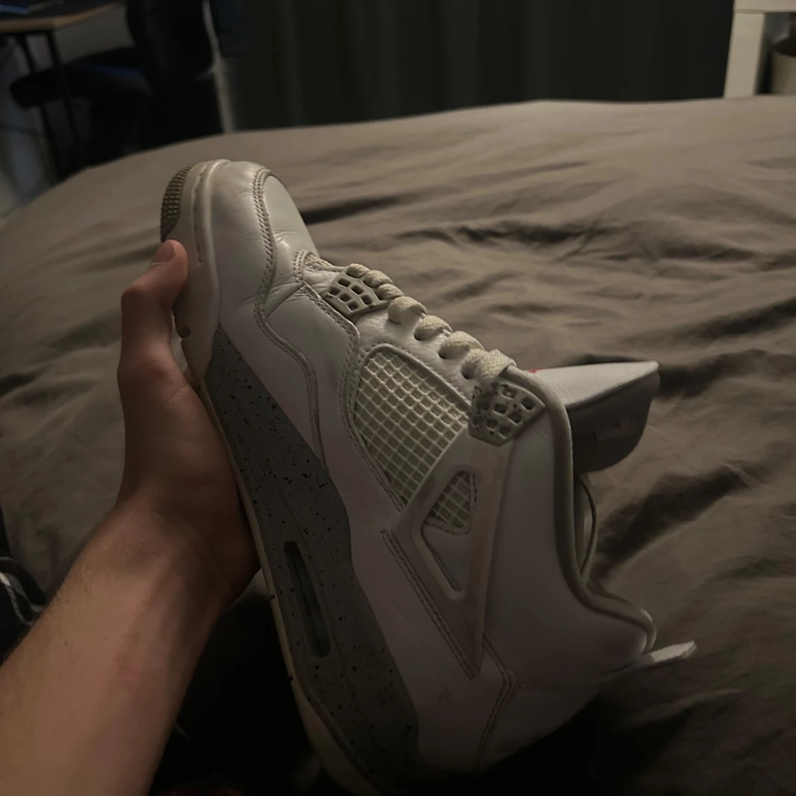 Nike Air Jordans i vitt och grått - 91