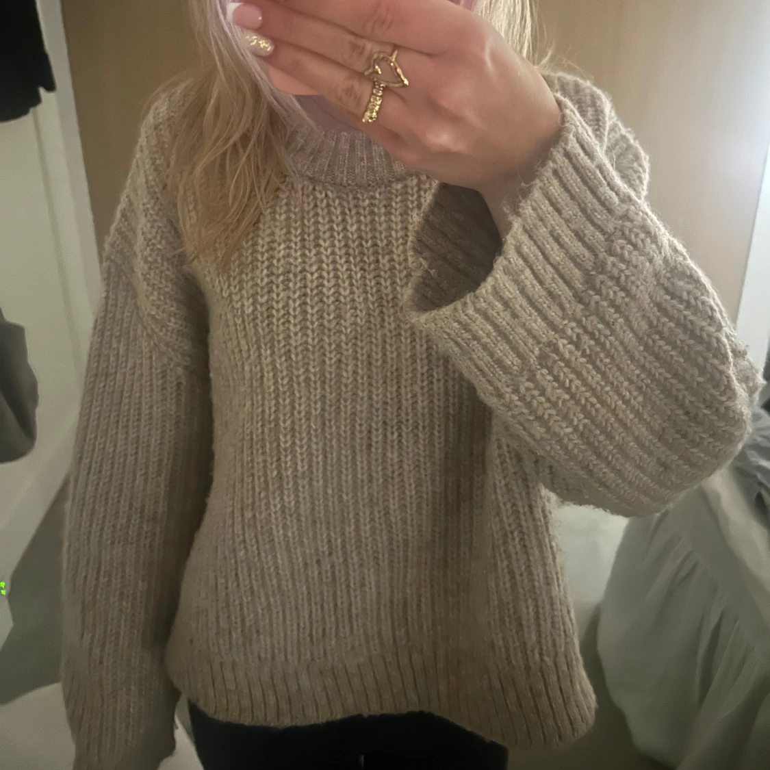 Beige stickad tröja - 90