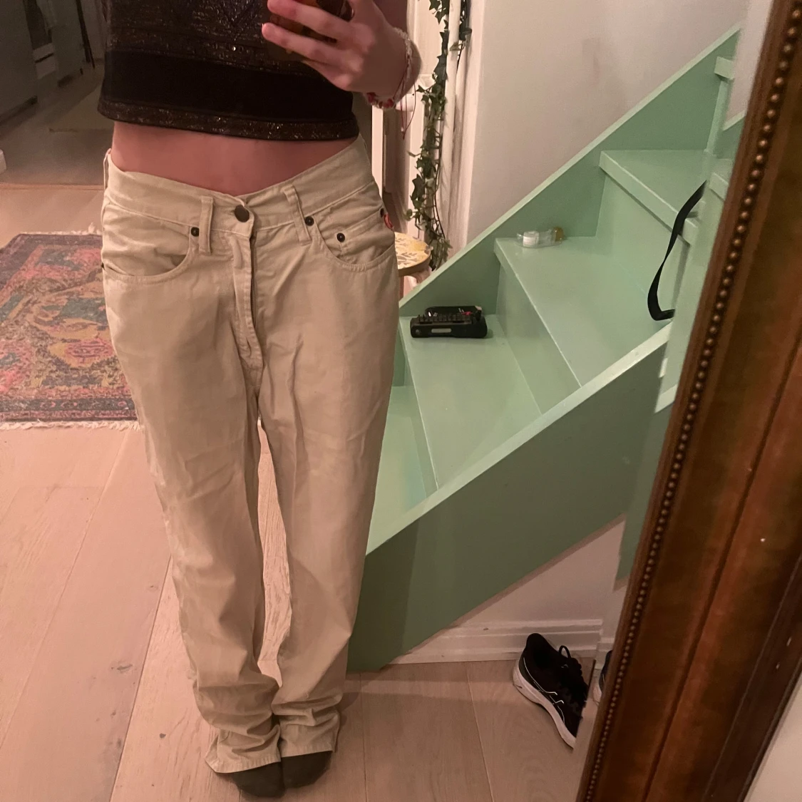 Beige byxor från Much Corp