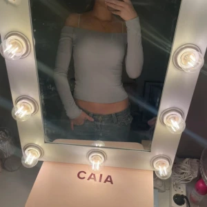 Blå offshoulder topp - Snygg blå offshoulder topp, superbra skick❤️