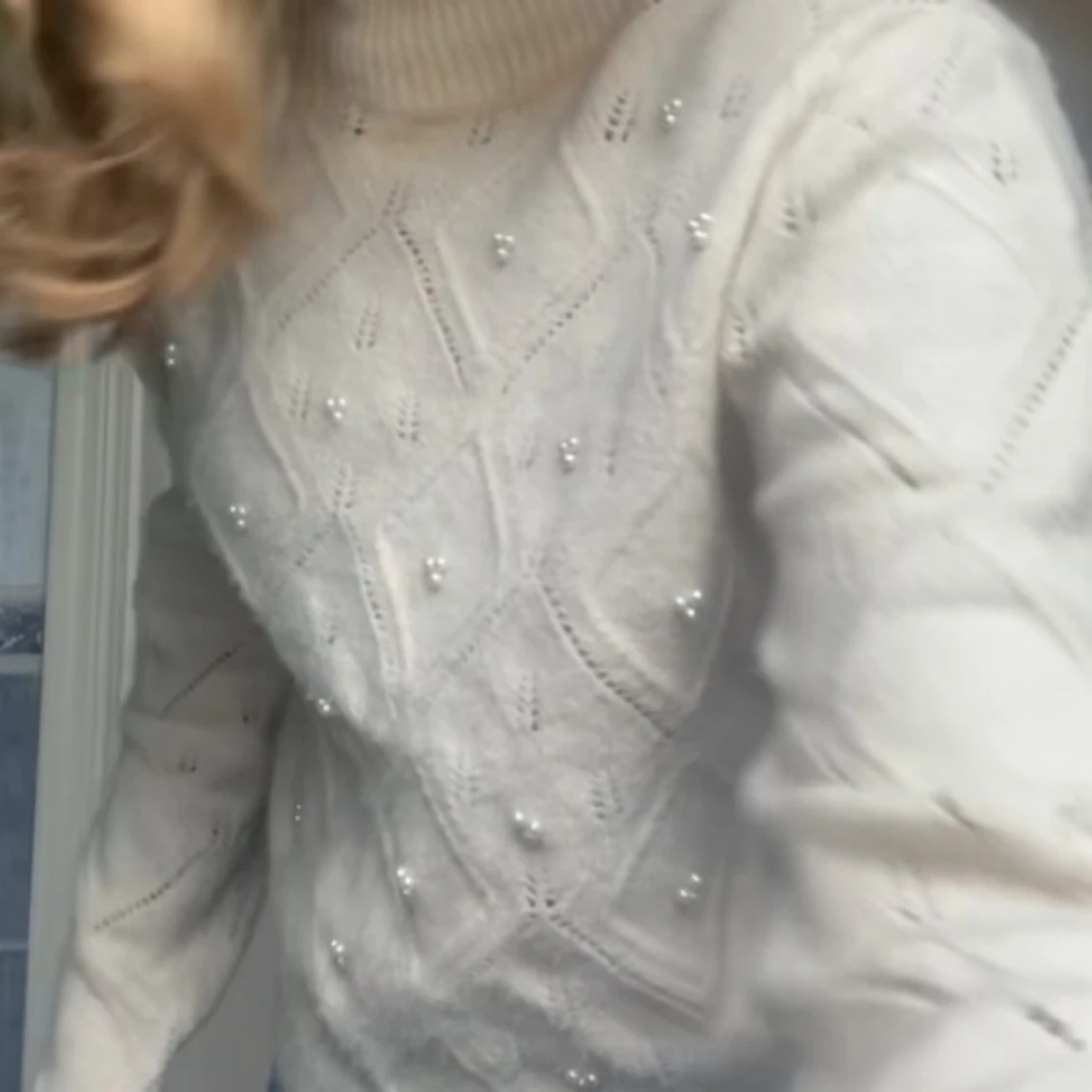  stickad tröja med pärlor  - 91