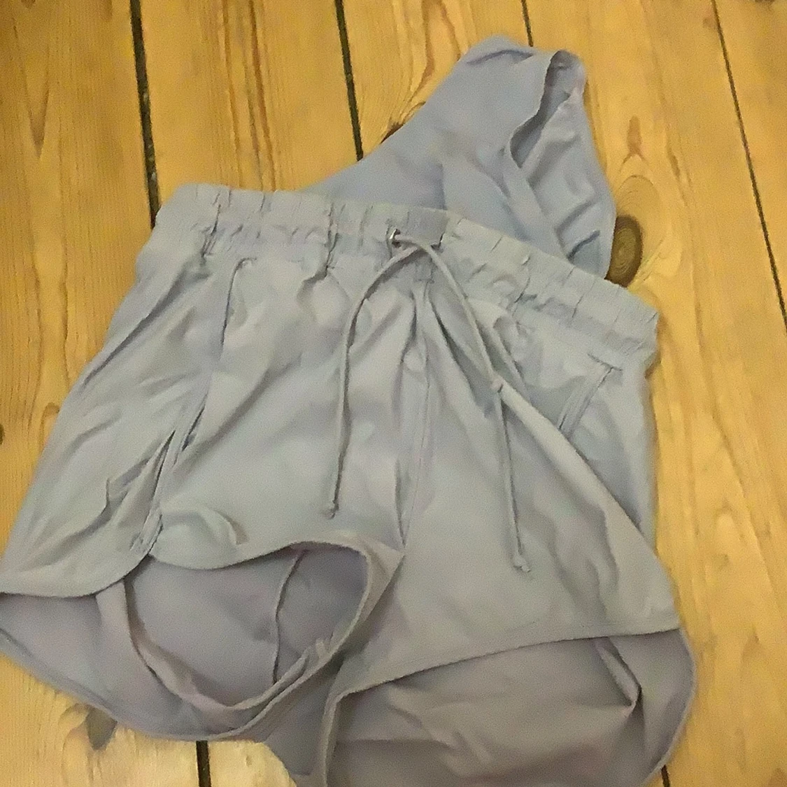 Grå träningsshorts med dragsko - 92