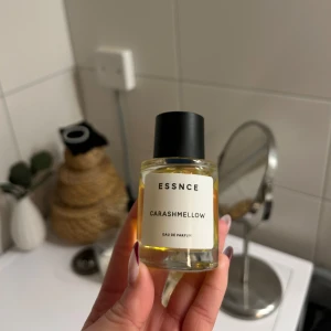 Carashmellow Eau de Parfum från Essnce - Säljer en flaska Carashmellow från Essnce. 