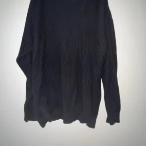 Svart stickad tröja - Använder inte längre 