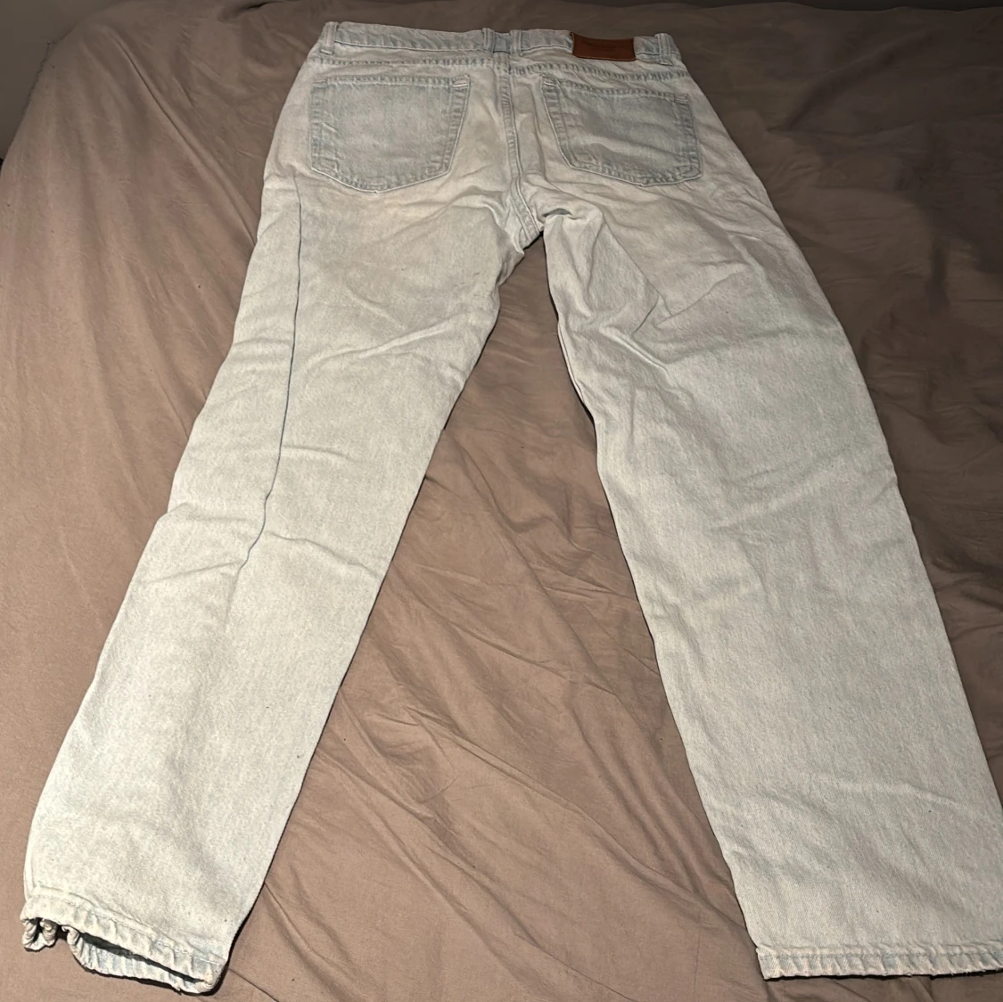 Ljusblå pull&bear jeans - 90