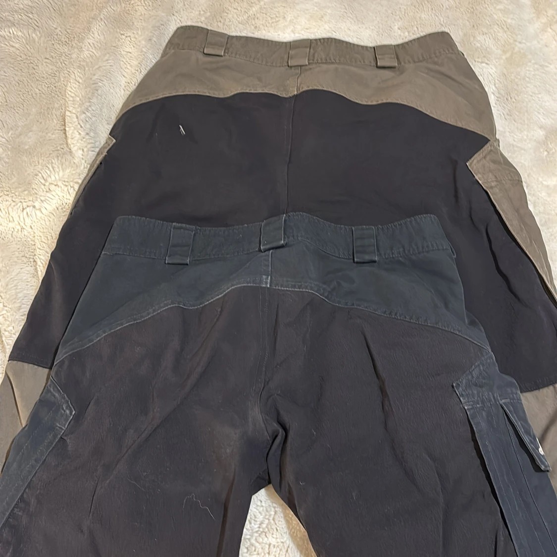 Friluftsbyxor i svart och brunt/grön - 91