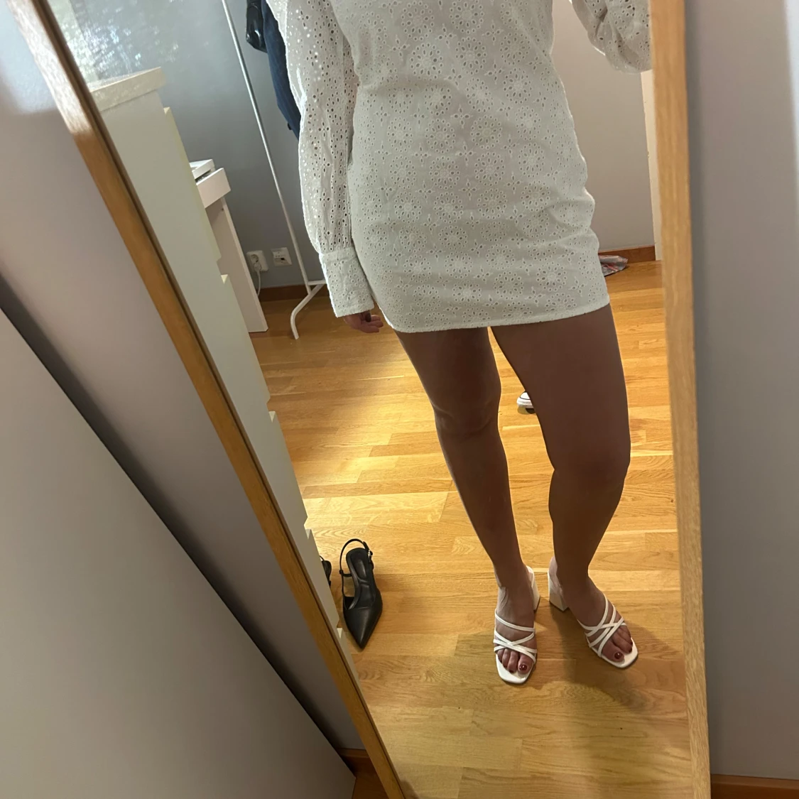 Vita sandaler med klack från Boohoo - 91