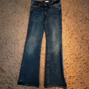 Jeans bocut - Säljer min snygga Gina tricot jeans. Skriv om ni har någon fråga!💜💜