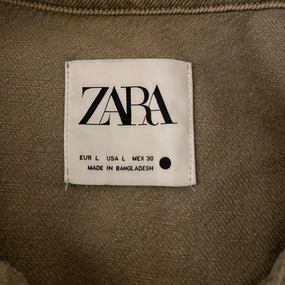 Olivgrön jacka från Zara - 90