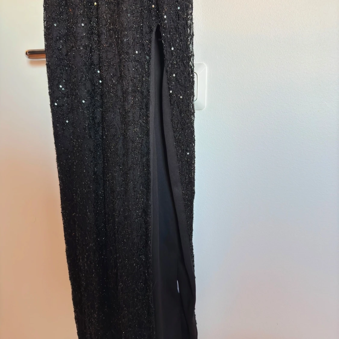 Svart glittrig långklänning - 90
