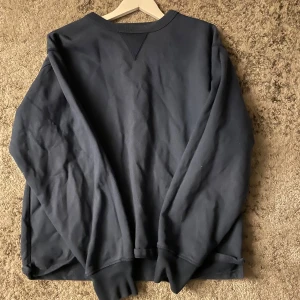 Sweater från levis  - Go tjocktröja från levis i storlek M. Inga defekter eller liknande. Hör av er vid frågor! Nypris 700kr.