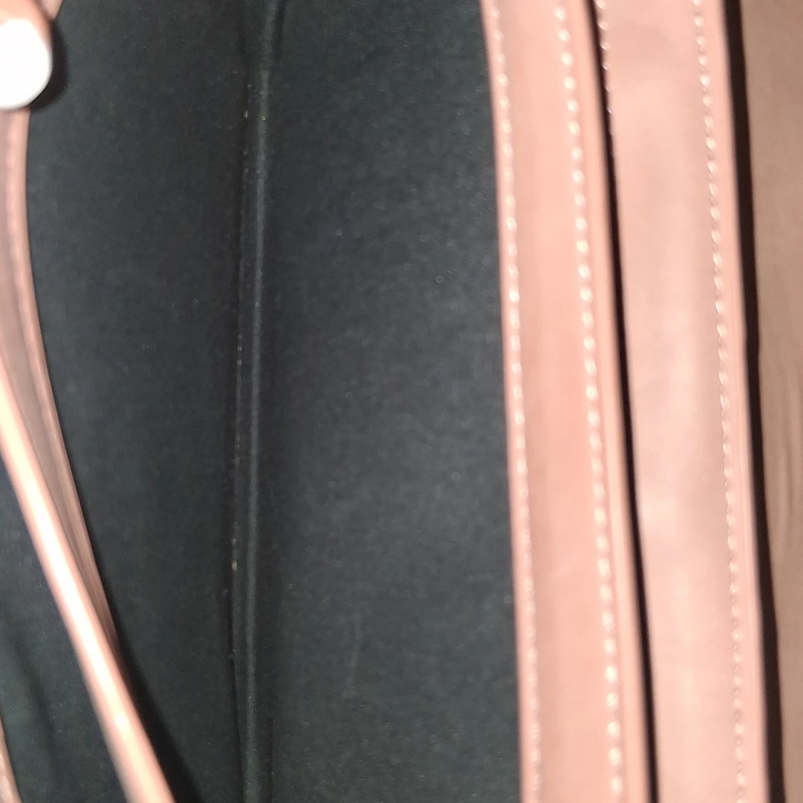 Beige axelväska från Gina Tricot - 91