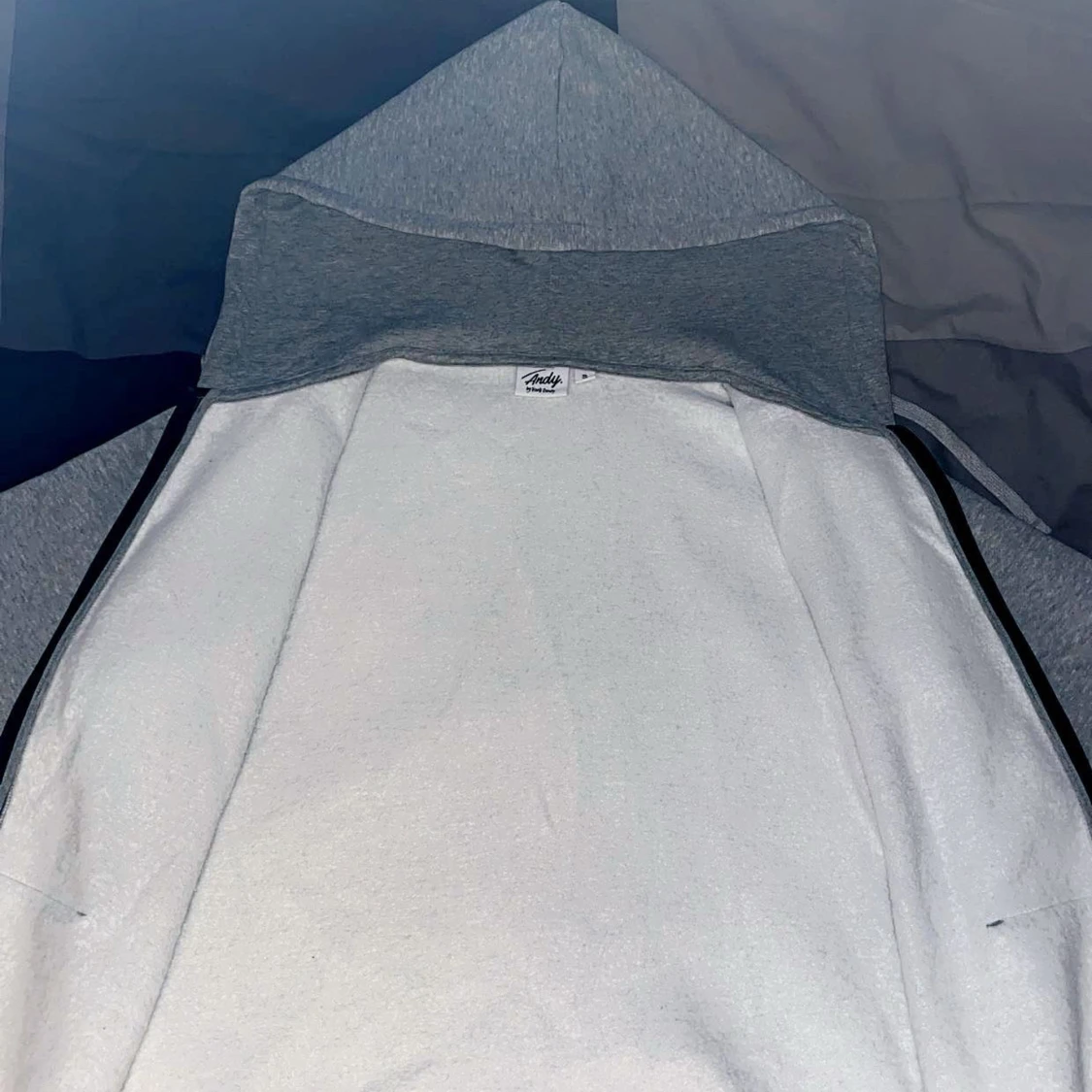 Grå hoodie med dragkedja - 90