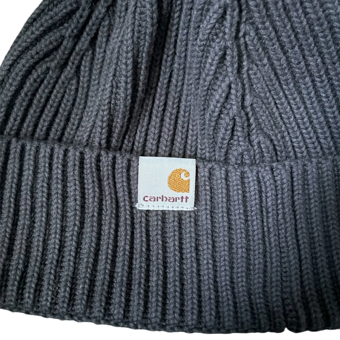 Svart ribbad mössa från Carhartt - 90