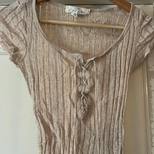 T-shirt  - Tunn, skön t shirt måttligt använd.