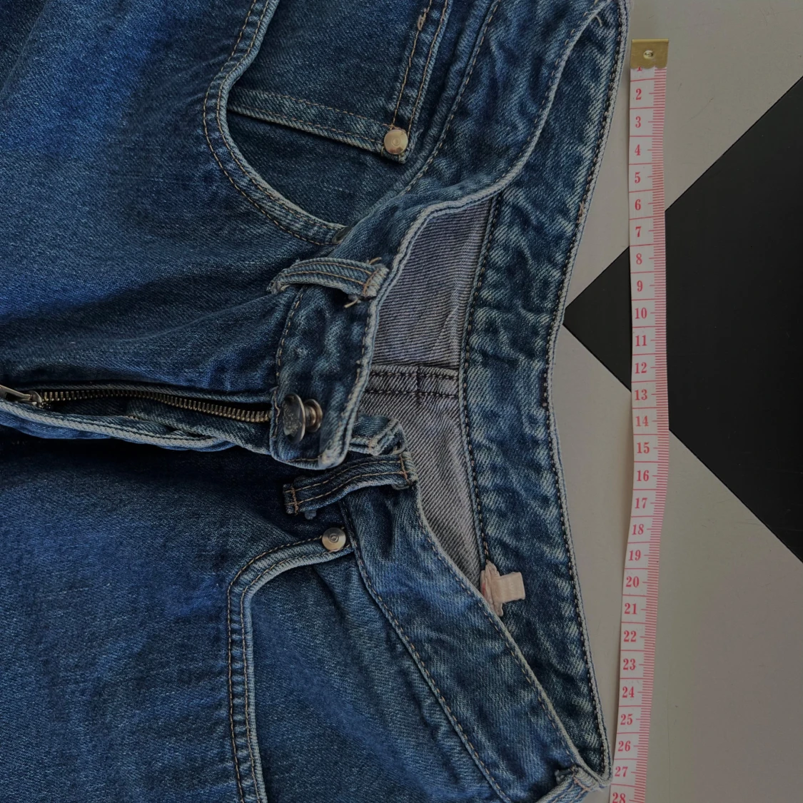 Lerock jeans nypris 8000 SEK  - 91