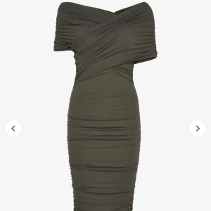 Klänning  - Säljer denna klänning från DAY. Köparen står för frakt 💞