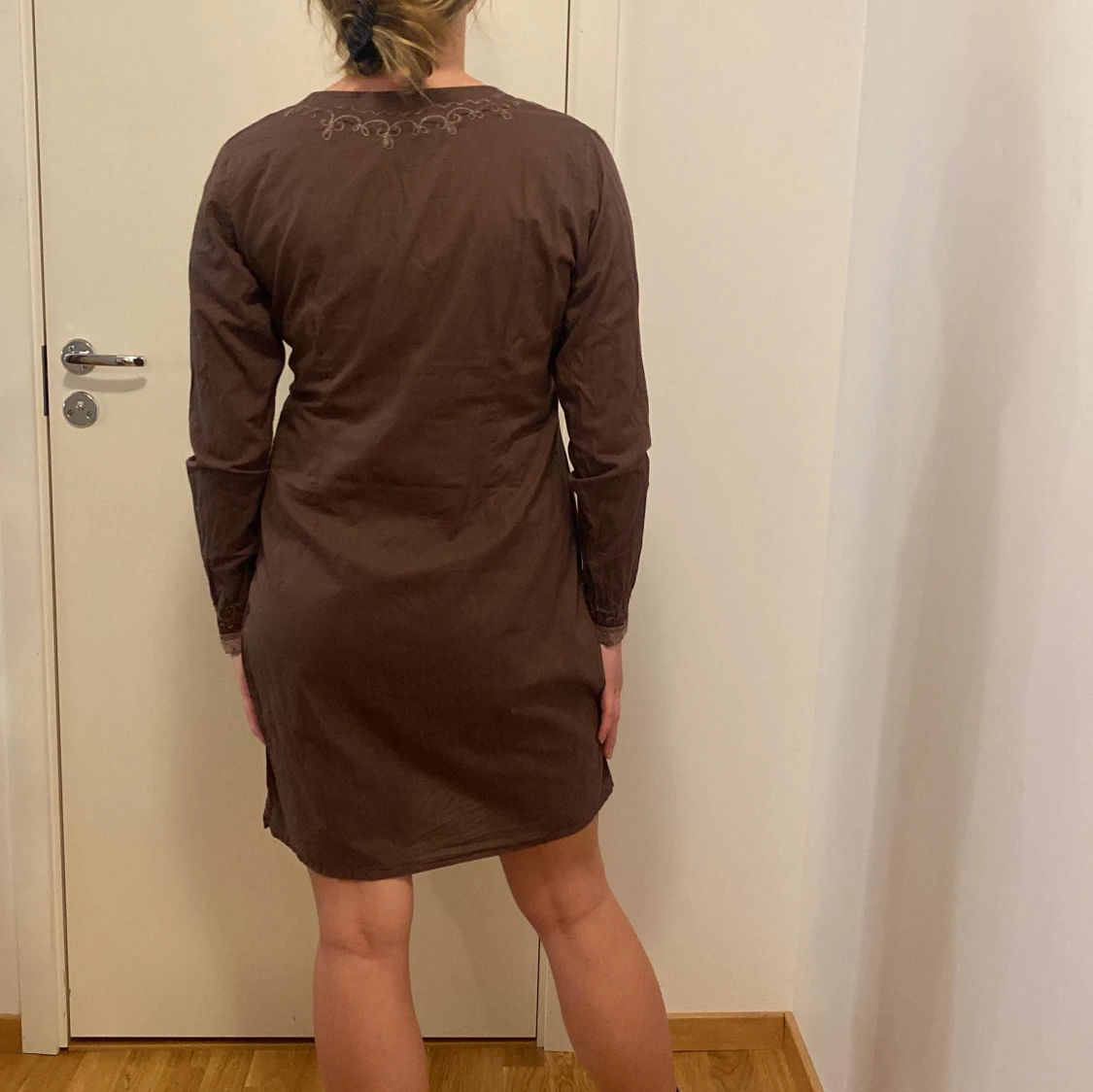 Brun klänning från IMAGE