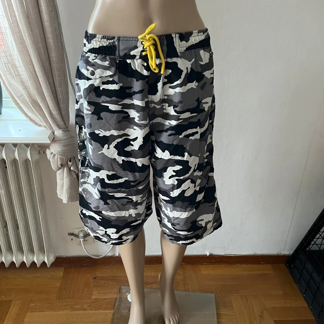 Camouflage shorts från Blend