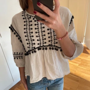 Blus - Superfin blus från Zara Trf Collection i storlek S 🖤