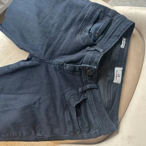 LTB valerie jeans - Säljer dessa lågmidjade LTB valerie jeans i mycket bra skick som tyvärr inte används längre, inga defekter och sparsamt använda:)
