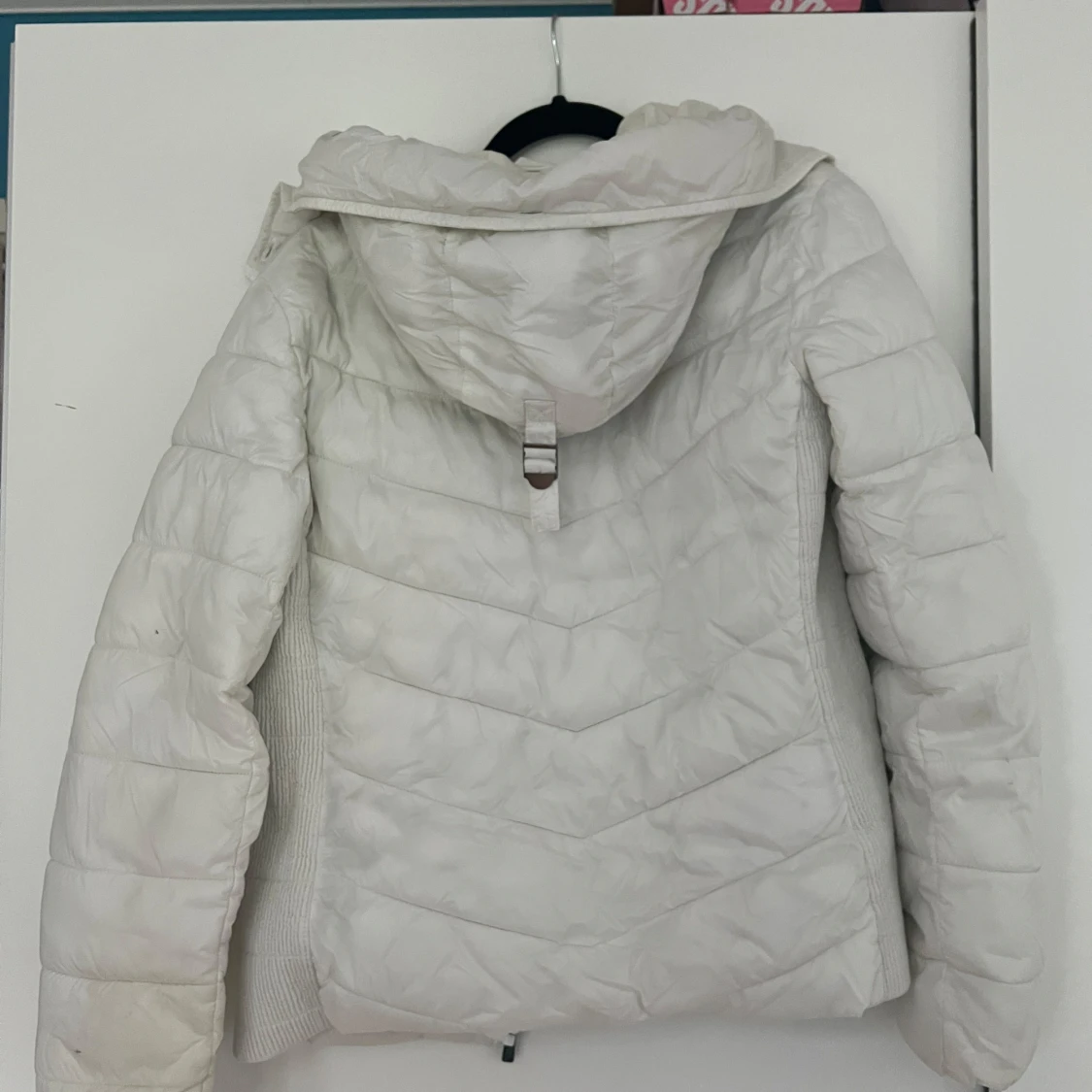 Vit pufferjacka från stadium - 4