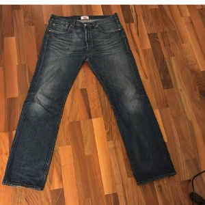 Blå jeans från Levi's - Tvär feta Levis 501 med skön fade 