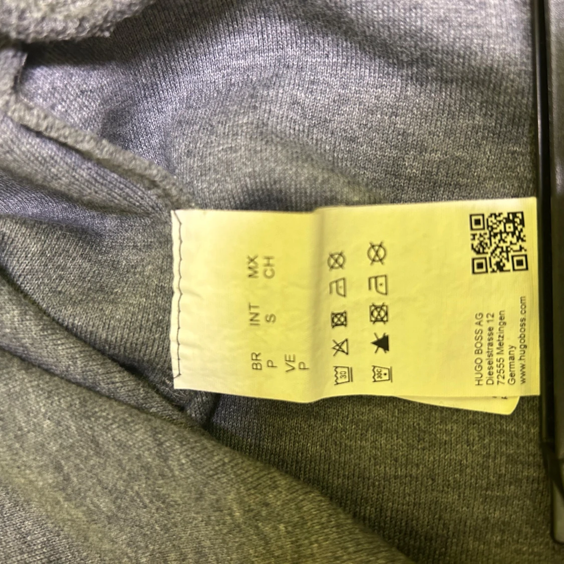 Grå sweatshirt från Hugo Boss - 1