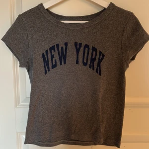 Brandy topp - Använd ca 3 gånger så inga defekter. Storleken är one size men passar xs-s. 