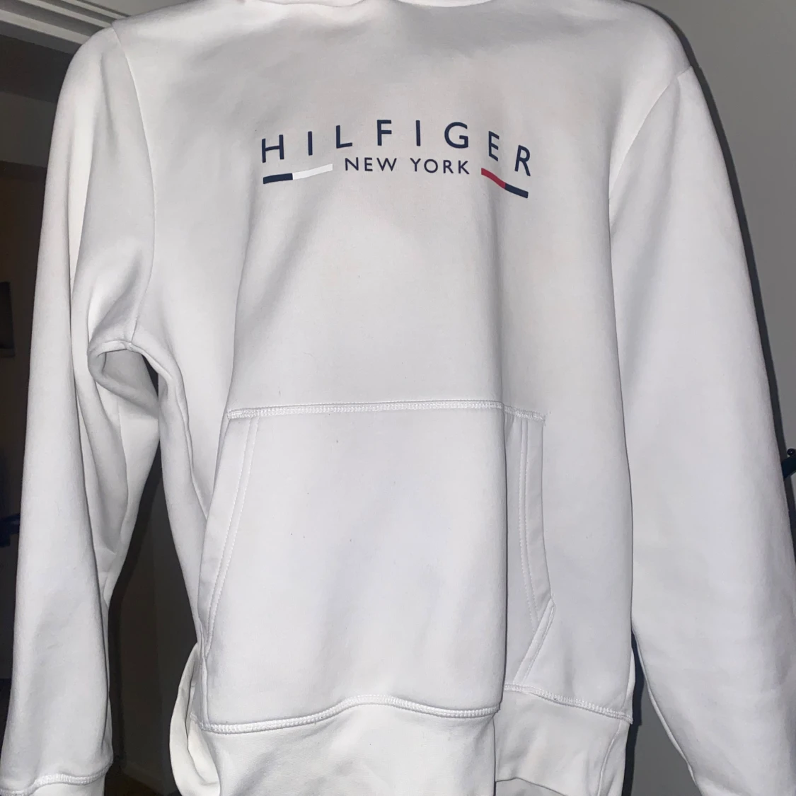 Vit hoodie från Hilfiger