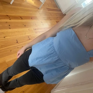 Söt topp - Supersöt topp från mango, helt ny med prislappen kvar 💗