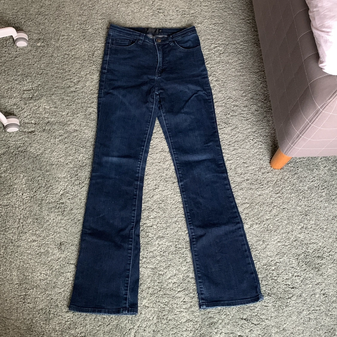 Mörkblå bootcut jeans
