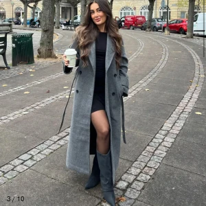 Nelly kappa - Säljer min super fina kappa använd fåtal gånger så i nyskick! 