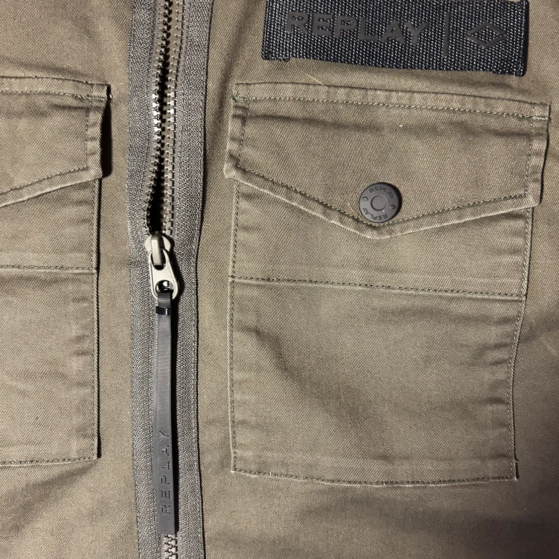 Olivgrön jacka från Replay - 2