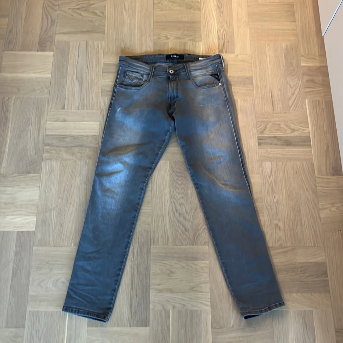 Grå jeansbyxor replay