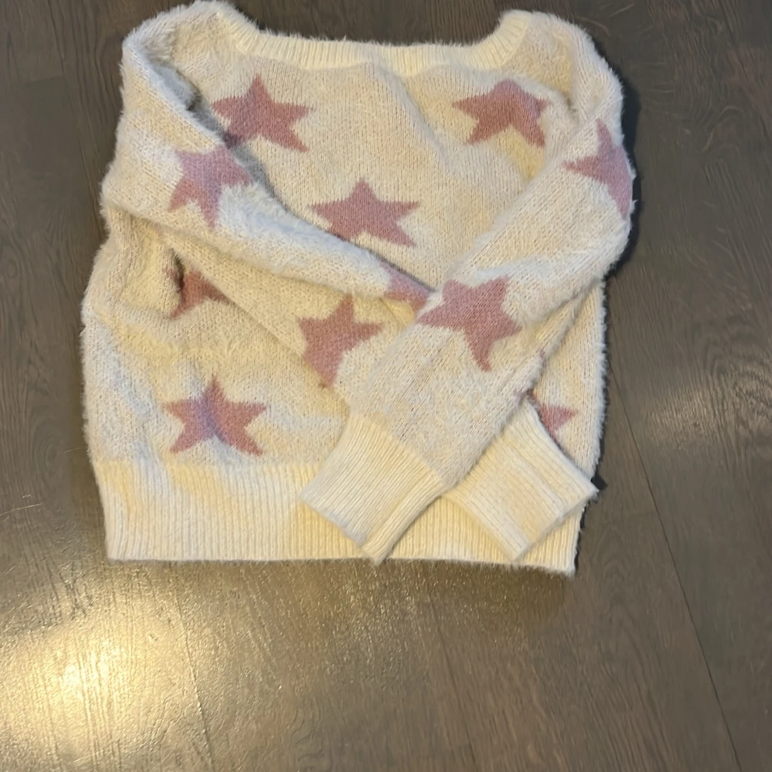 Vit tröja med rosa stjärnor - 1