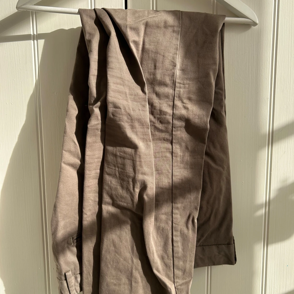 Oanvända John Henric chinos beiga  - 2