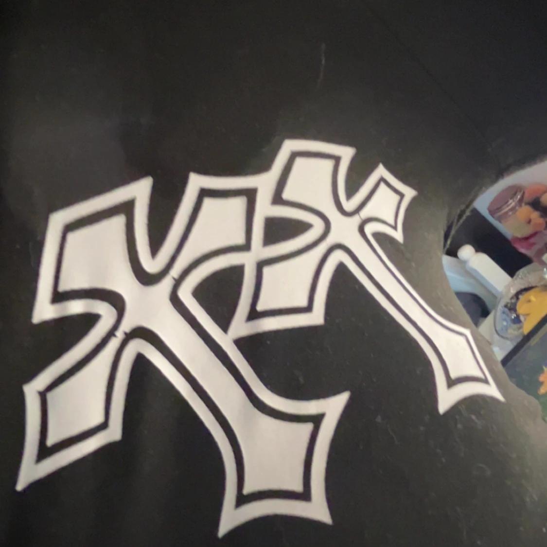 Svart långärmad topp med tryck - 1