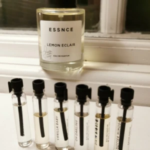 Lemon Eclair och 6 tester - Essnce dofttester säljes, inkl 50 ml Lemon Eclair som jag inte riktigt föll för 🙈  Skickas i originalkartong. 