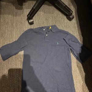 Ralph Lauren pike med ärmar - Modell| långarmad pike| skick 9/10 Inga defekter| storlek s| pm för mer info🙌🏼