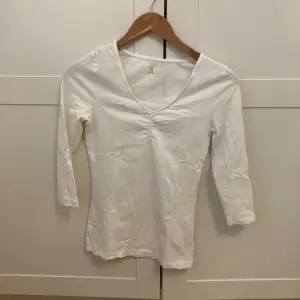 Såå fin med scrunch och V-ringning ❤️