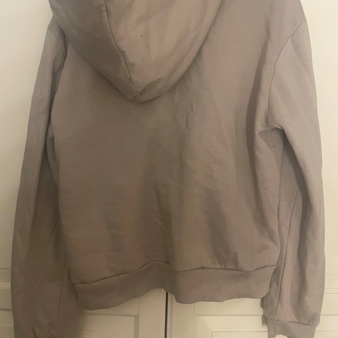 Beige hoodie med dragkedja från 157 - 2